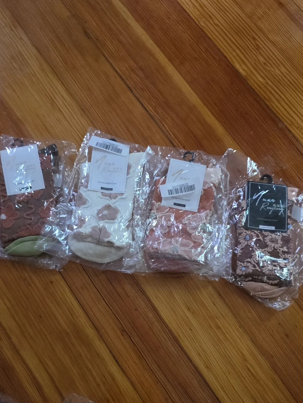 Assorted Floral Pattern Short Socks